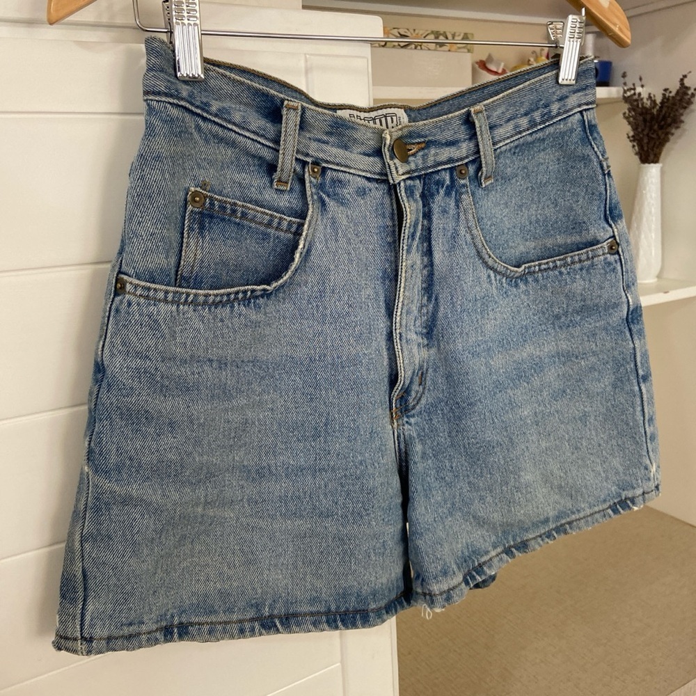 Vintage High waisted denim shorts - Picture 2 of 5